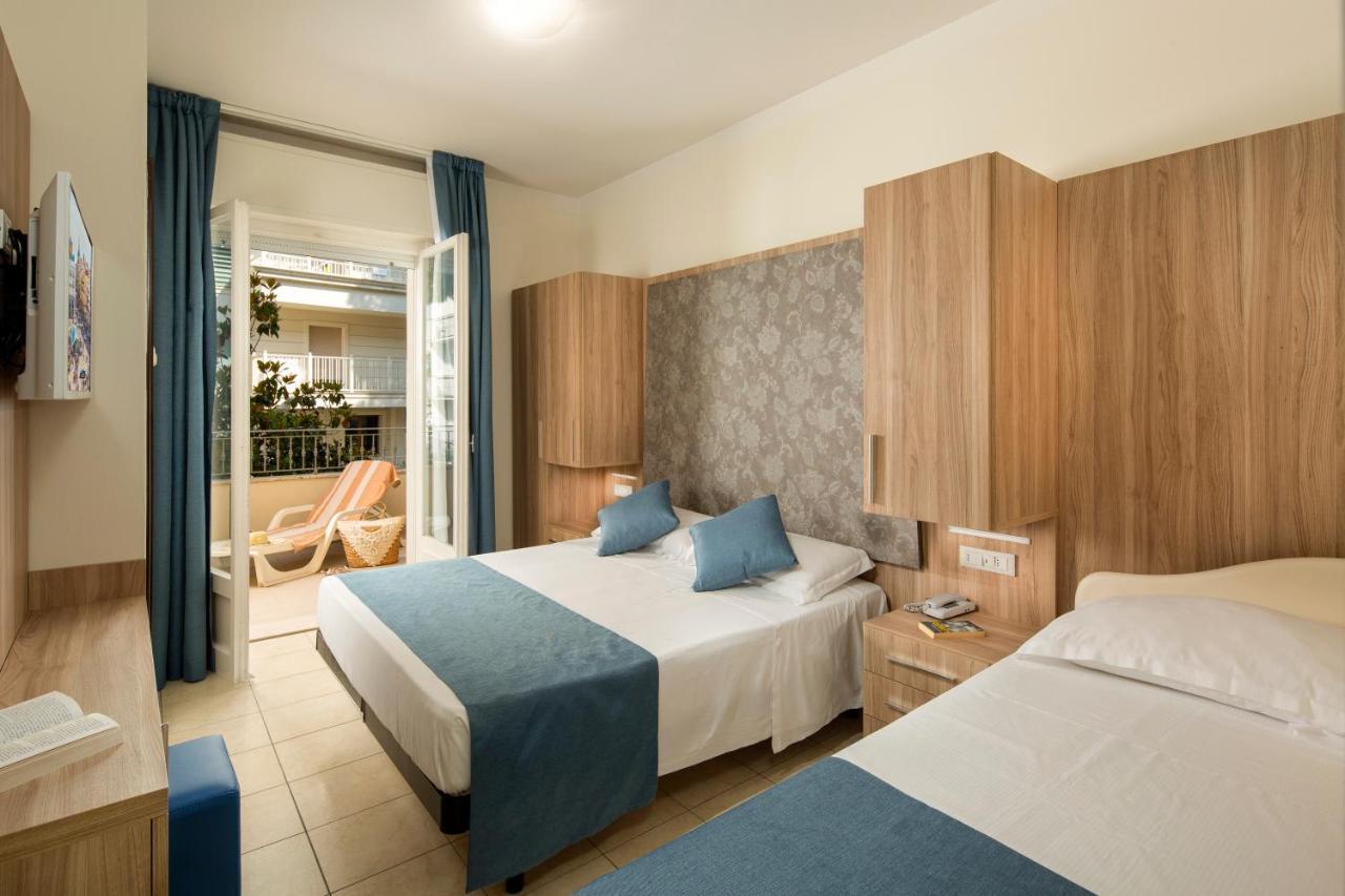 Hotel Cannes Riccione Extérieur photo