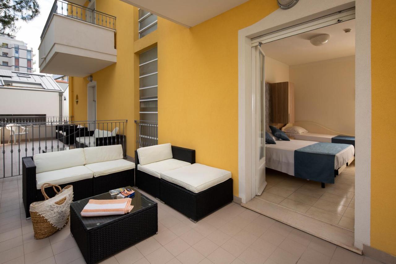 Hotel Cannes Riccione Extérieur photo