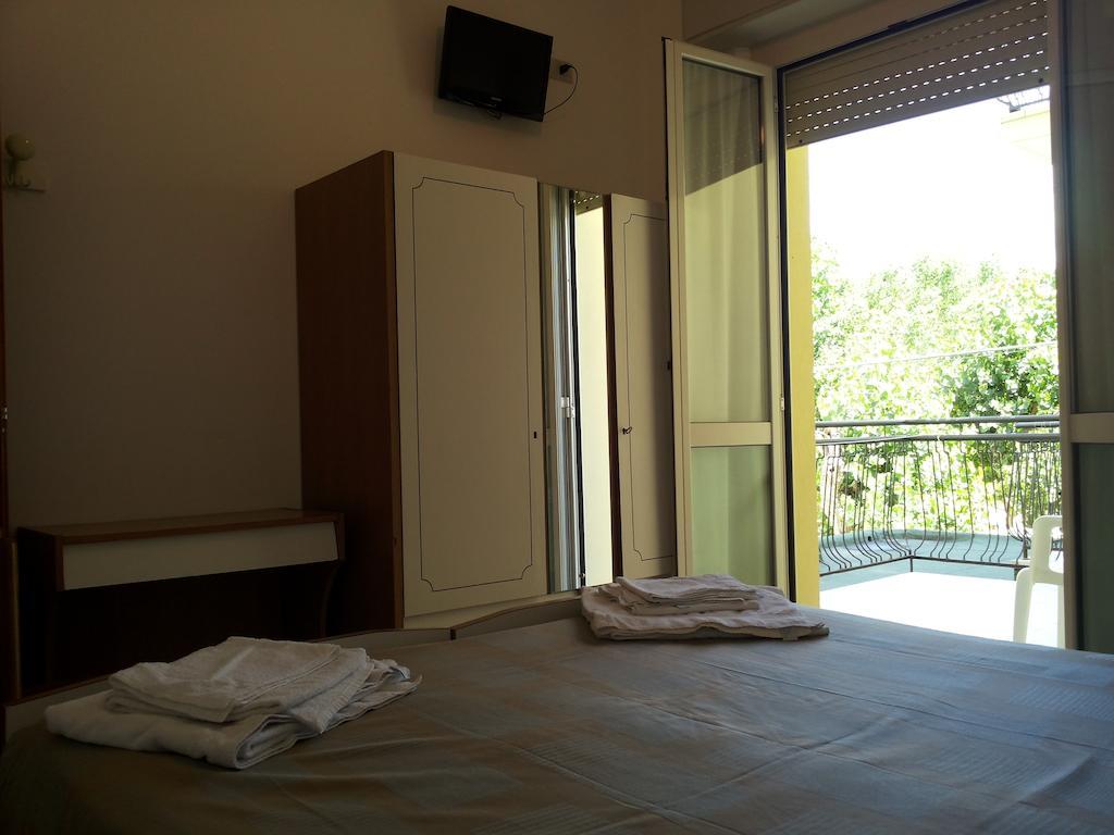 Hotel Cannes Riccione Extérieur photo