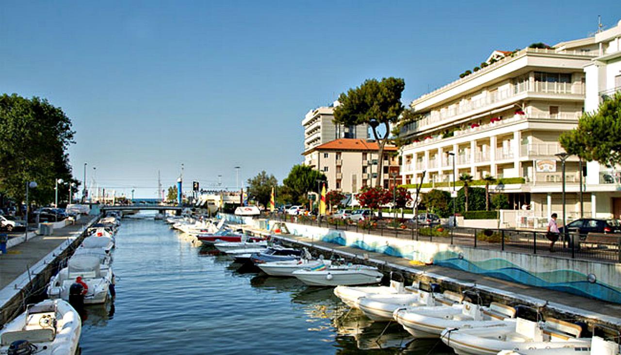 Hotel Cannes Riccione Extérieur photo
