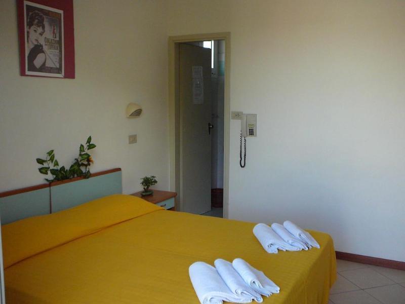 Hotel Cannes Riccione Extérieur photo