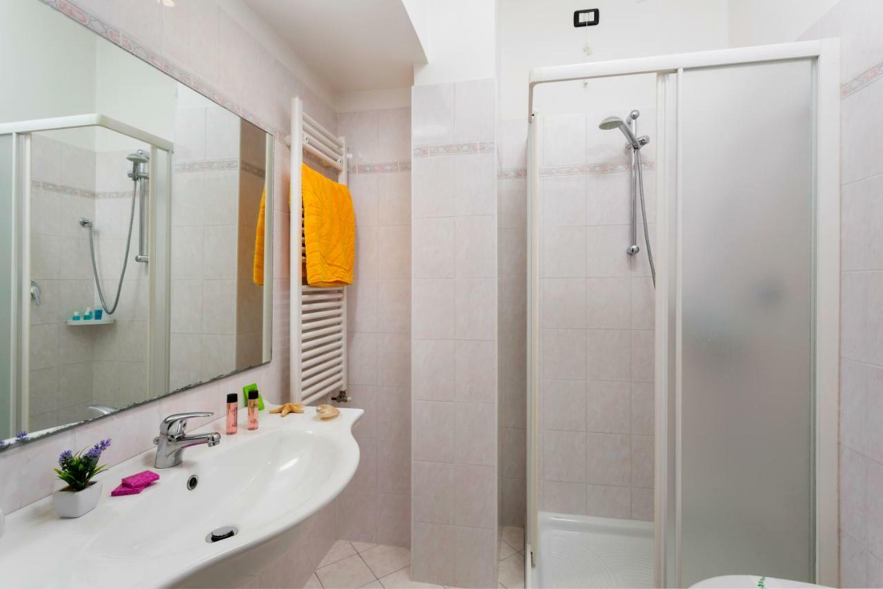 Hotel Cannes Riccione Extérieur photo